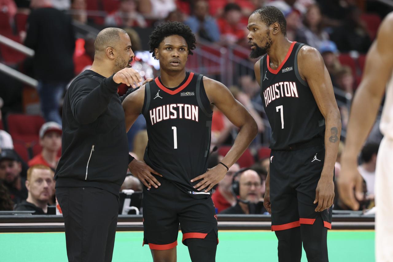 开云体育-一球员能优化火箭的空间 为何乌度卡不爱用 或加剧休赛期离队概率